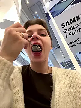 Offline ValenciaShock on StripChat