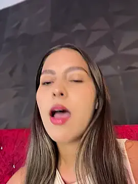 Offline Valeria-escobar on StripChat