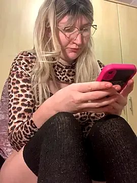 Freechat vanda26hot on StripChat