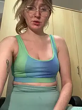 Freechat vanda26hot on StripChat