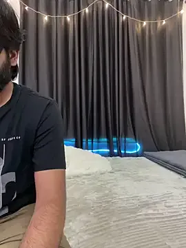 Offline vickyandtania on StripChat