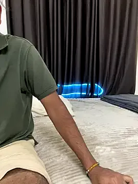 Offline vickyandtania on StripChat