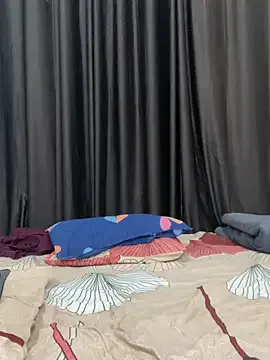 Offline vickyandtania on StripChat