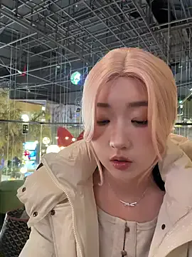 Offline winter11 on StripChat