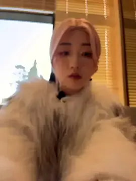 Offline winter11 on StripChat