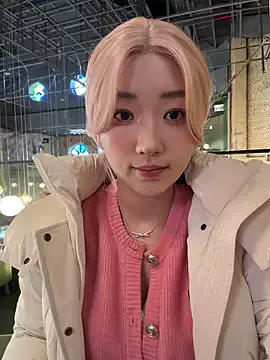 Offline winter11 on StripChat