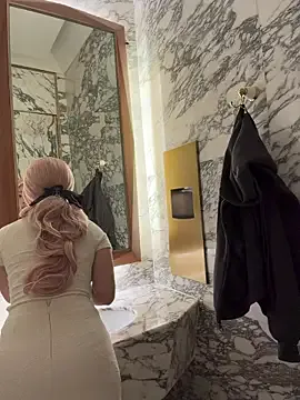 Offline winter11 on StripChat