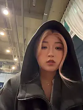 Offline winter11 on StripChat