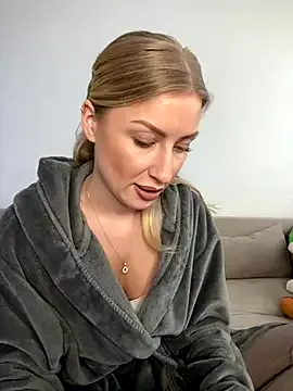 Offline xxBELLExx on StripChat