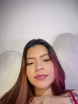 Offline Yaqui_elle on StripChat