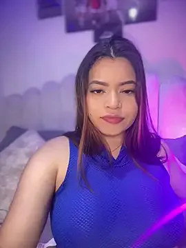 Offline Yaqui_elle on StripChat