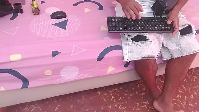 Offline you_and_i9 on StripChat