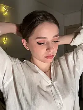 Offline yoyogirlx on StripChat