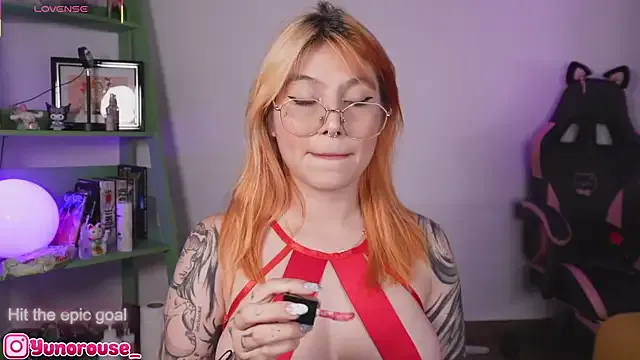 Offline YunoRose_ on StripChat