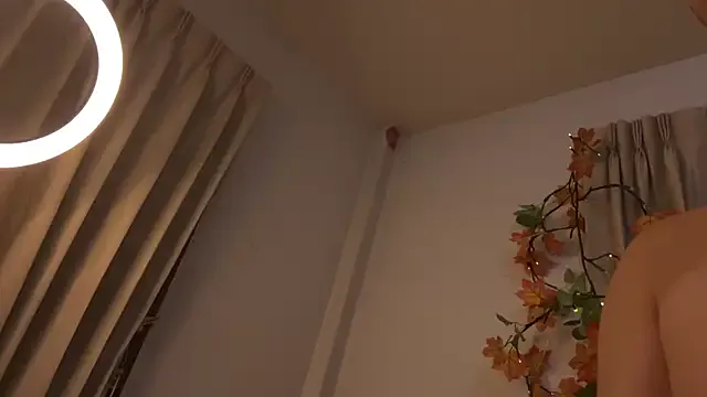 Offline zghn88 on StripChat